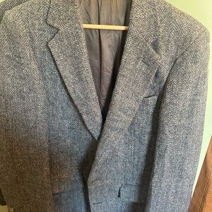 Men's Herringbone Sport Coat in Charcoal Gray